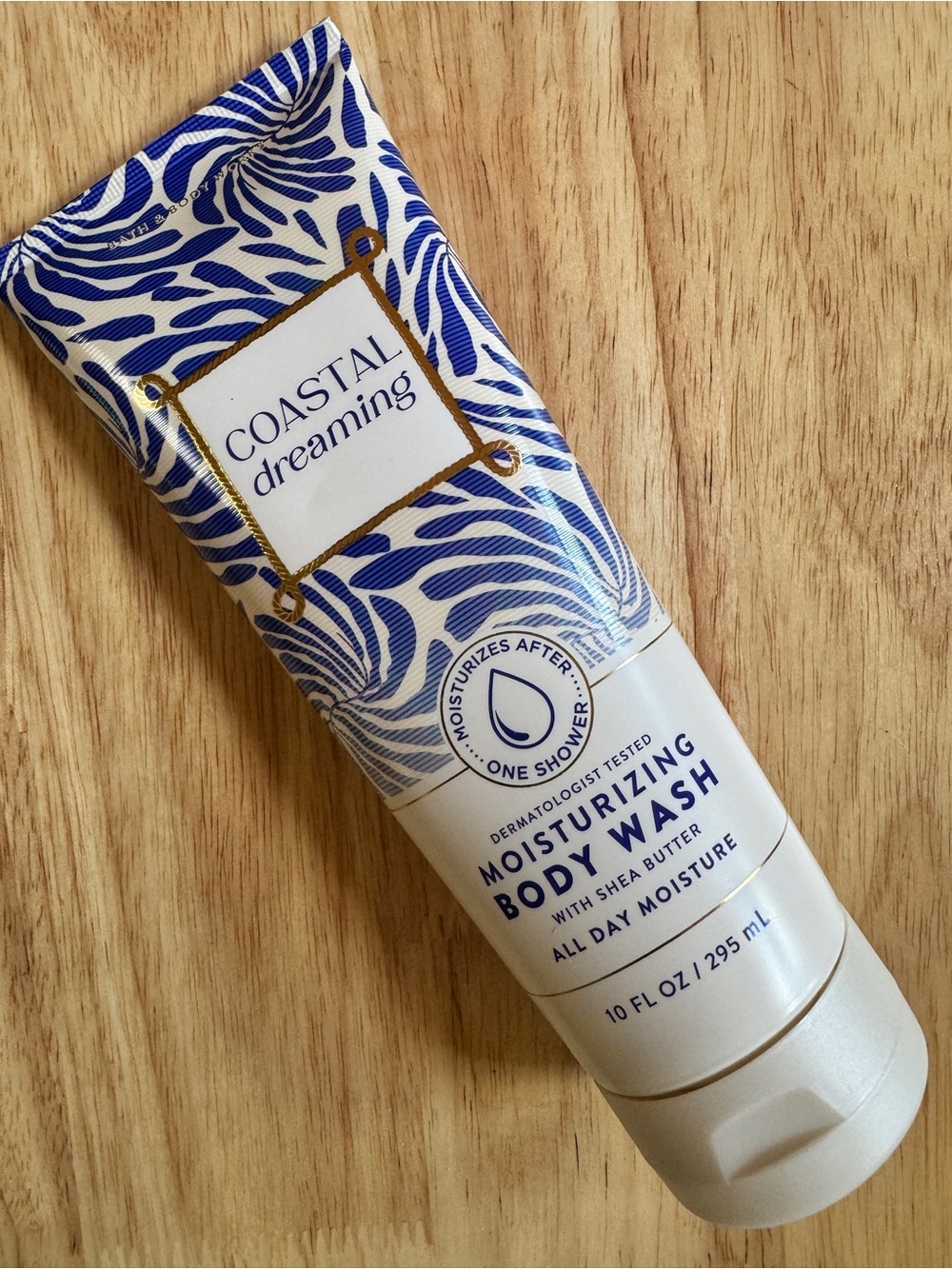 Bath & Body Works Coastal Dreaming Blue & White Moisturizing Body Wash